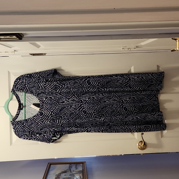 Premise Dresses - shift dress - Picture 1 of 5